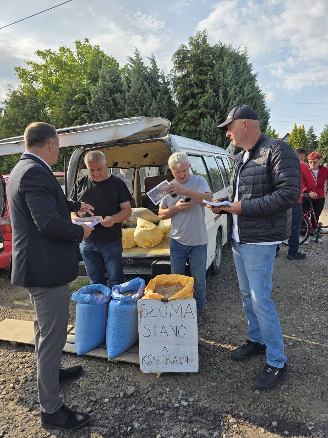 Gm. Chełm. Urządzili targ po swojemu. Rolnicy będą mieć swoje miejsce do handlowania [ZDJĘCIA]
