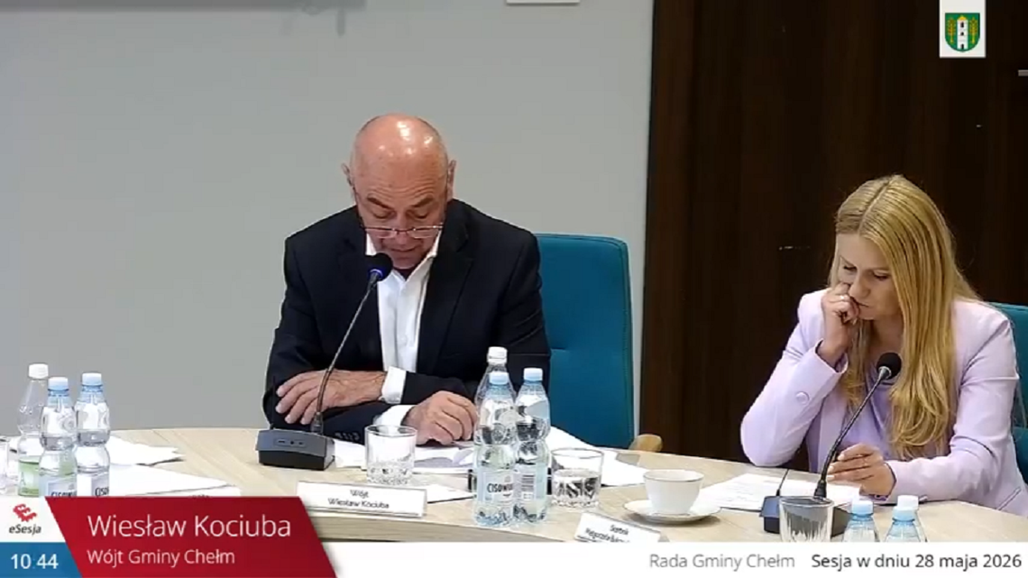 Gm. Chełm. Zapowiada się intensywny, inwestycyjny czas. O tym mówił wójt w czasie obrad Podczas ostatniej sesji rady gminy wójt Wiesław Kociuba przedstawił szczegółowy raport z działalności samorządu. W swoim wystąpieniu omówił najważniejsze inwestycje infrastrukturalne, wydarzenia społeczne i kulturalne oraz sukcesy mieszkańców gminy.
