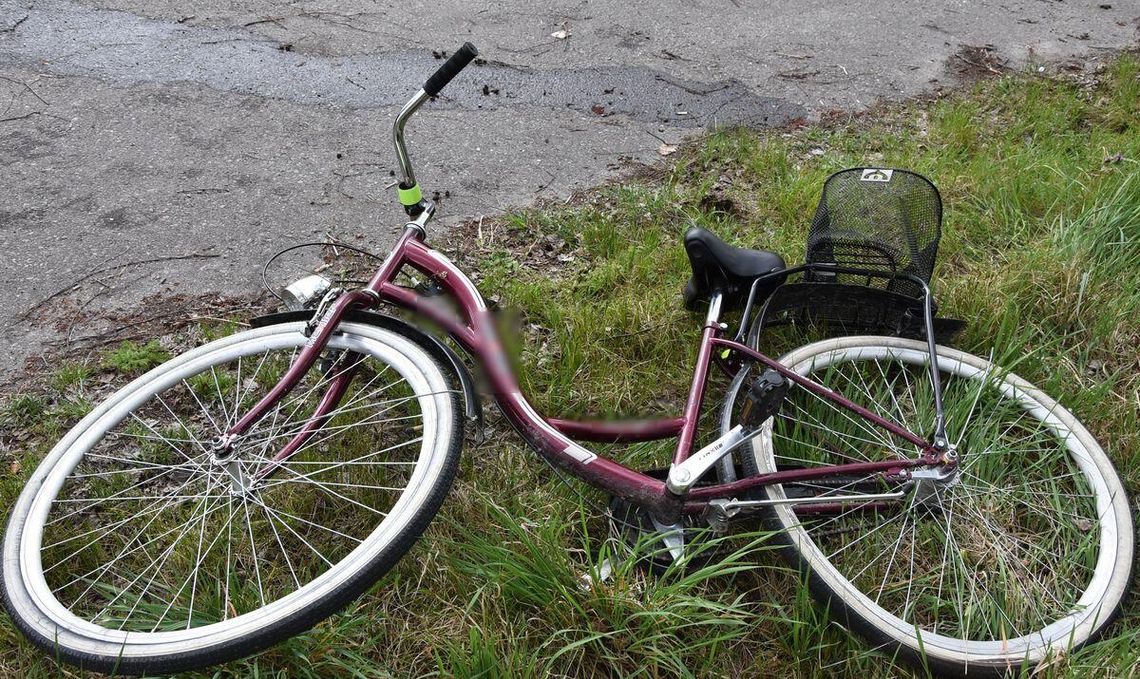 Gm. Dubienka. 19-latek potrącił 71-letnią rowerzystkę. Karetką przewieziona do szpitala