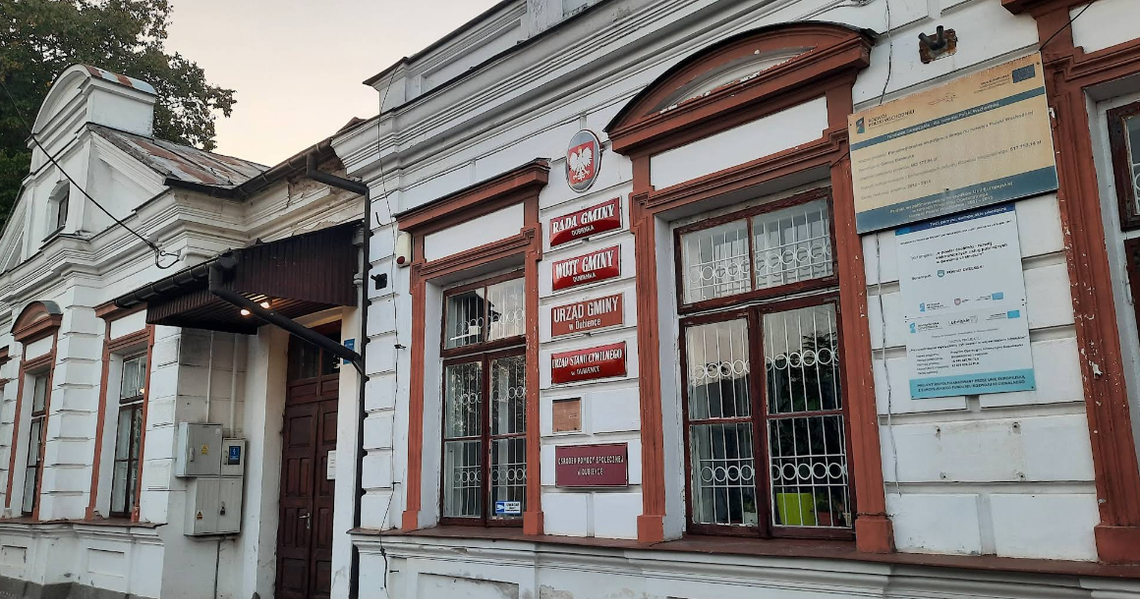 Gm. Dubienka. Sołectwa odpowiedziały na apel wójta. Przekazały środki na obiekt urzędu gminy