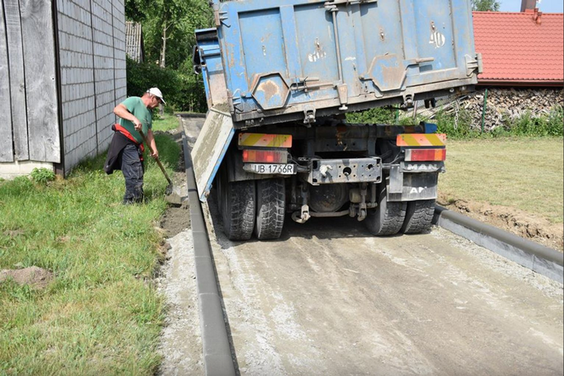 Gm. Fajsławice. Inwestycja goni inwestycję. Będą drogi i kanalizacja za miliony