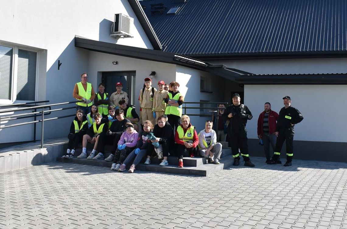 Gm. Fajsławice. „Z czystej Woli” – gdy wieś sprząta razem, zmienia się coś więcej niż krajobraz [GALERIA ZDJĘĆ]