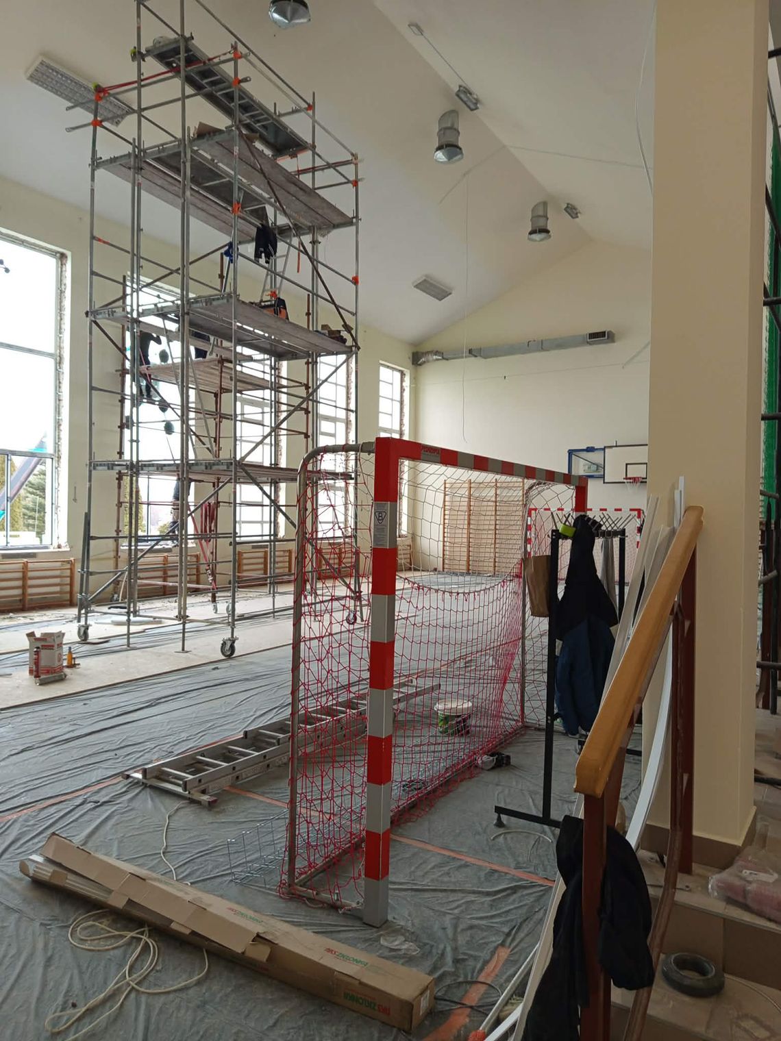 Gm. Gorzków. Nowa jakość w szkole za ponad 4 miliony. Trwa termomodernizacja budynku