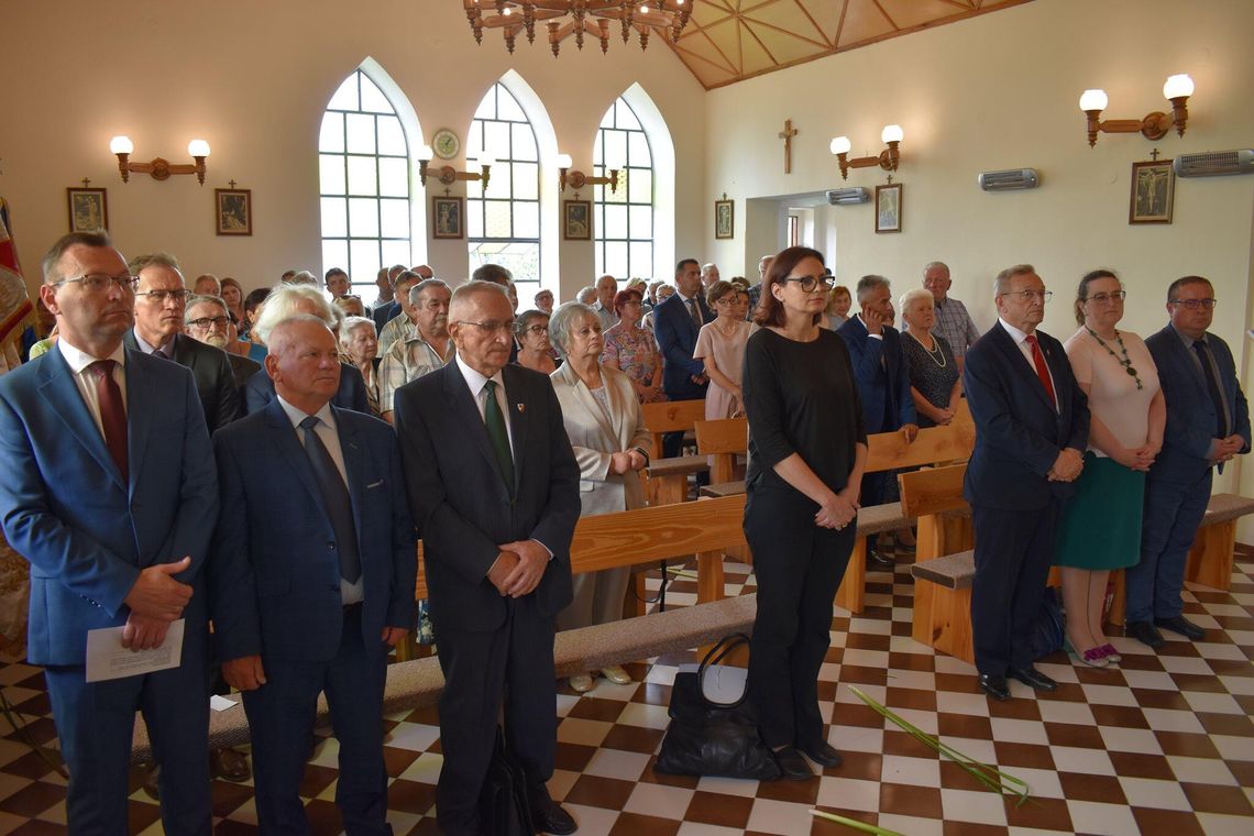 Gm. Gorzków. Pamięci Sybiraków – tablica w kaplicy, sztandar w muzeum [GALERIA ZDJĘĆ]