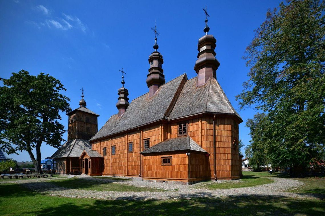 Gm. Hanna. Turystyczny gigant i remonty dróg z wojskiem w tle Kościół w Hannie