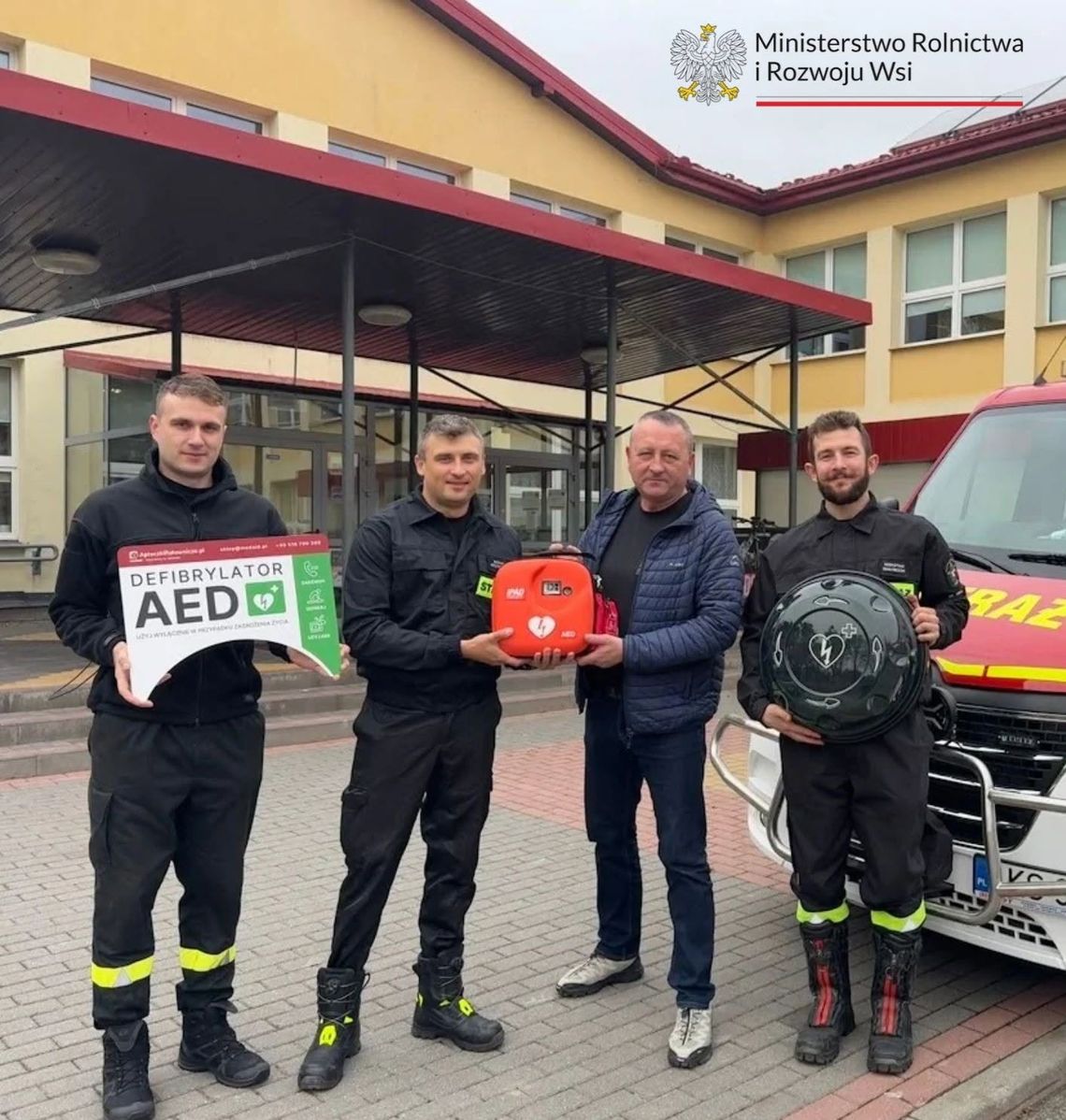 Gm. Izbica. Kolejny defibrylator AED. Strażacy zadbali też o szkolenia Gm. Izbica. Kolejny defibrylator AED. Strażacy zadbali też o szkolenia