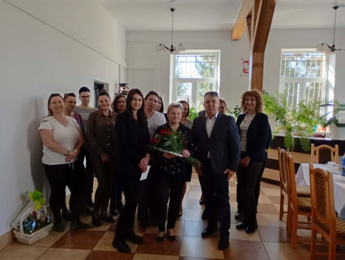 Gm. Izbica. Pożegnanie po latach pracy. Elżbieta Płatek zakończyła zawodową drogę