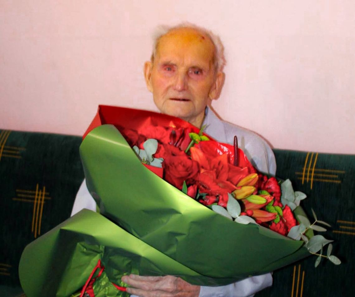 Wołyniak, żołnierz 27 Dywizji Piechoty Armii Krajowej, kochający mąż i ojciec. Życiorys Eugeniusza Mariańskiego z Józefina mógłby stanowić kanwę dla niejednej powieści lub filmowego scenariusza. 100. rocznica urodzin skłania do refleksji.