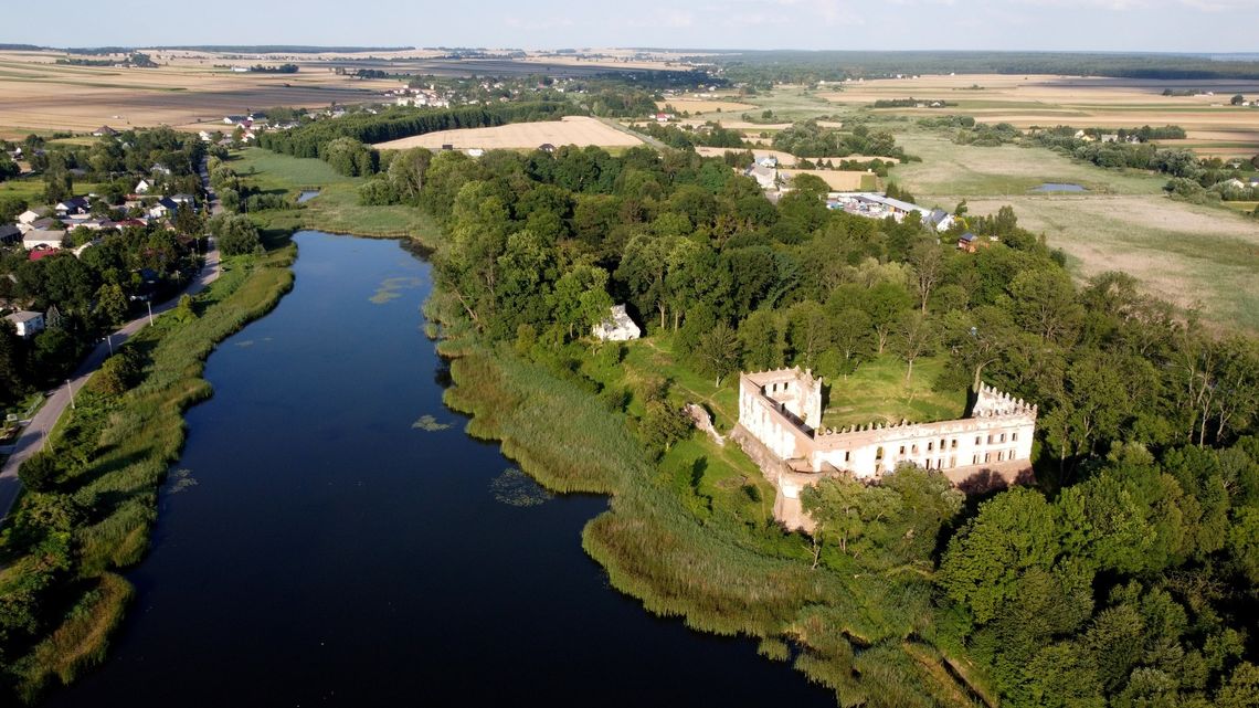 Gm. Krasnystaw. Muzealnicy i poszukiwacze wkraczają na zamek w Krupem