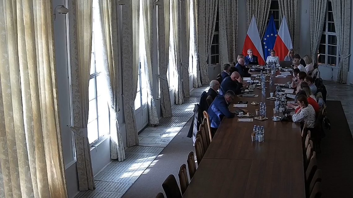 W czasie ostatniej sesji rady miejskiej burmistrz Tadeusz Górski podzielił się z radnymi, nie po raz pierwszy zresztą, refleksją na temat przyszłych losów gminy. Istotną rolę w ich kształtowaniu odegra z pewnością nowy Plan Ogólny. Część mieszkańców uważa, że budowa turbin wiatrowych, biogazowni lub