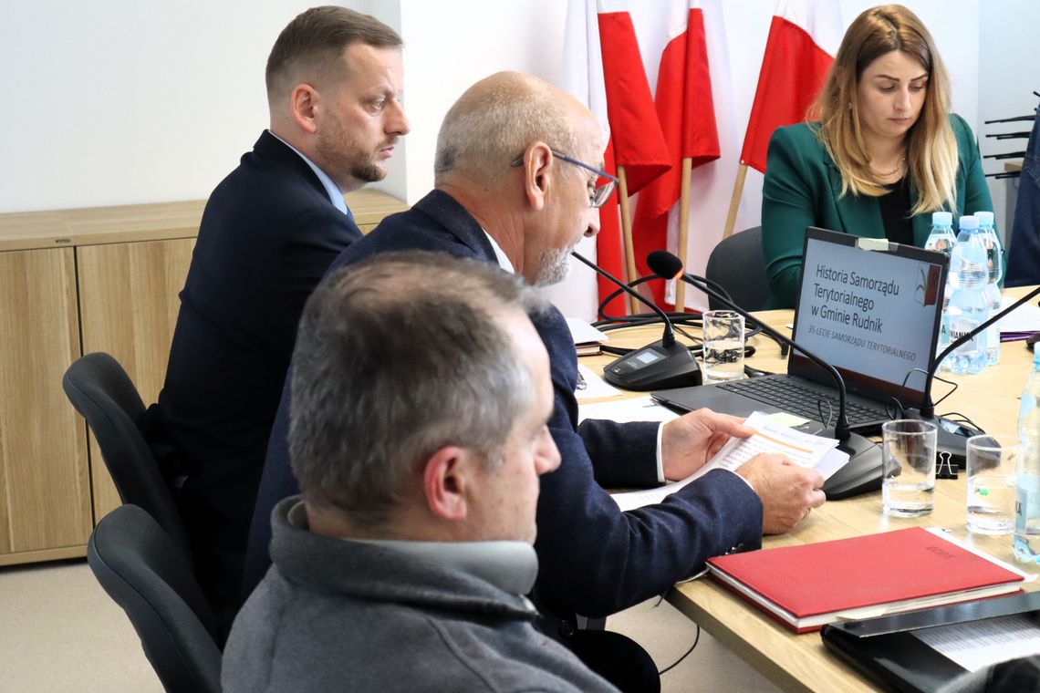 Gm. Rudnik.  Uroczysta sesja z okazji 35-lecia Samorządu Terytorialnego