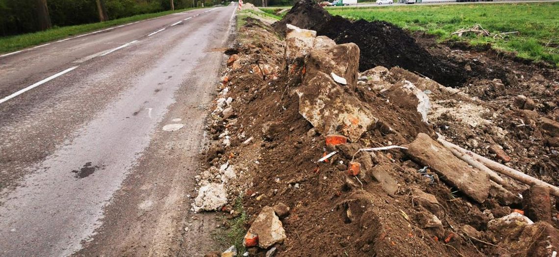 Gm. Sawin. Budują ścieżkę, ale czy zgodnie ze sztuką?