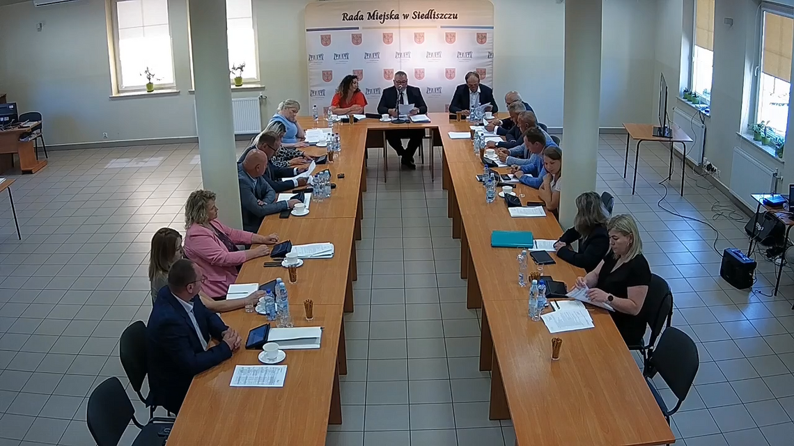 Gm. Siedliszcze. Przez ostatni rok ścierali się wielokrotnie, ale zagłosowali jednogłośnie Gm. Siedliszcze. Przez ostatni rok ścierali się wielokrotnie, ale zagłosowali jednogłośnie