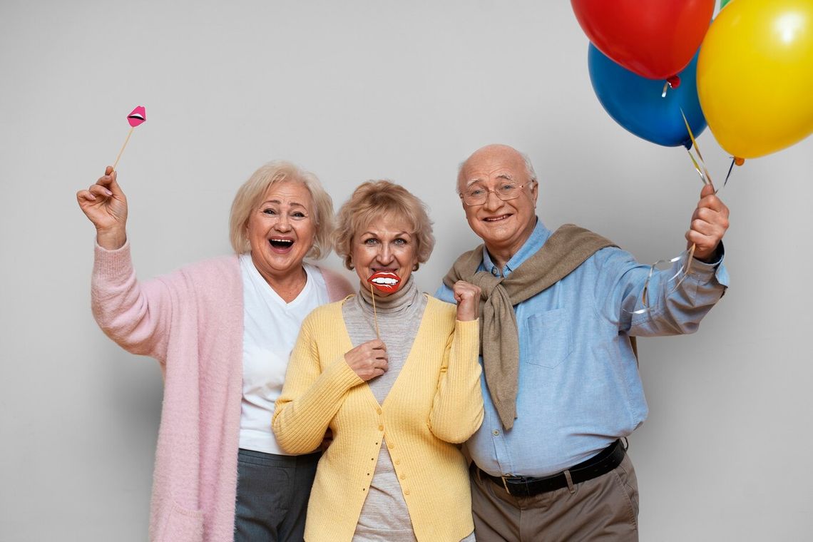 Gm. Siennica Różana. Seniorze. Odebrałeś już swoją kartę?