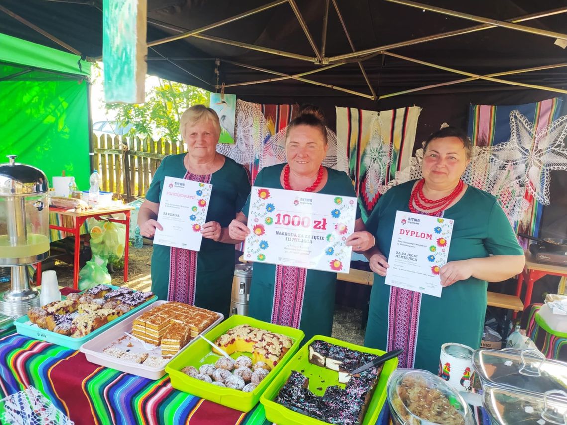 Gospodynie z czekiem za zajęcie trzeciego miejsca