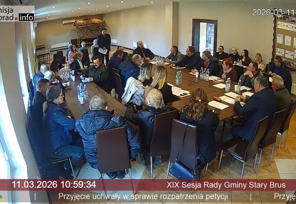 Kadr z sesji rady gminy w starym brusie w dniu 11 marca
