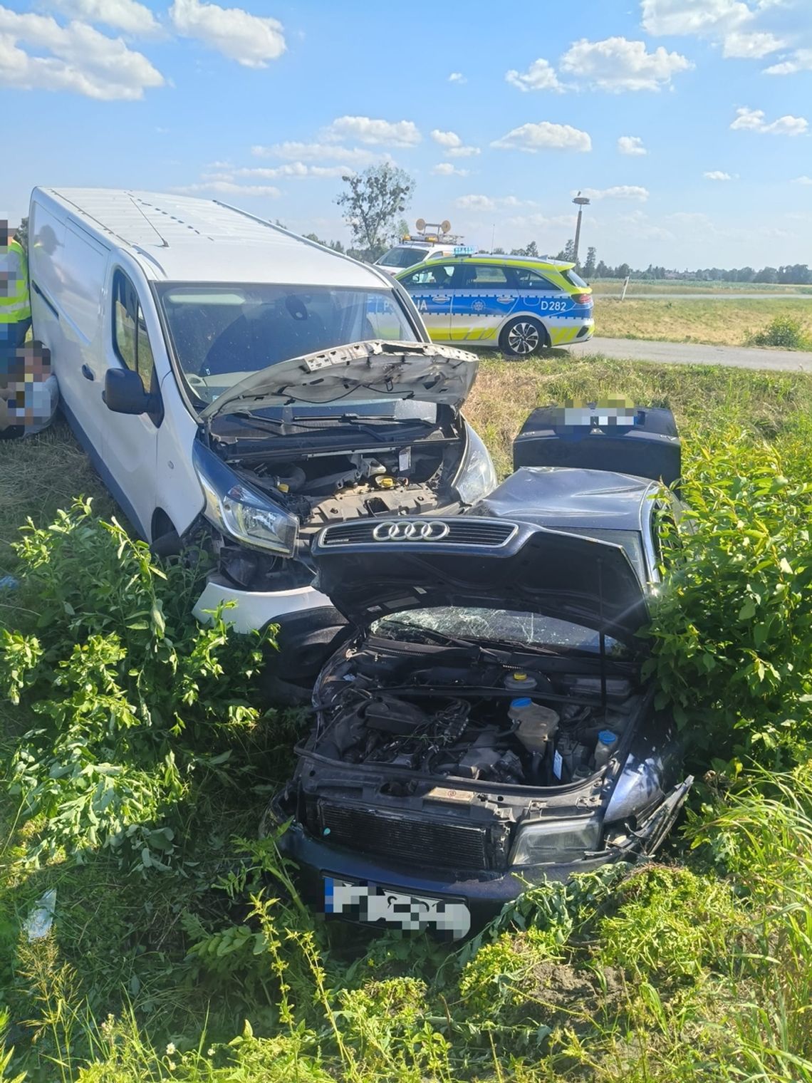 Gm. Urszulin. Niebezpieczne wyprzedzanie na zakręcie. Cztery pojazdy rozbite w Michałowie