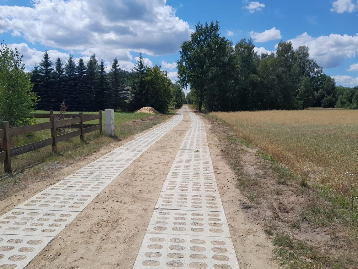 Gm. Urszulin. Nowe drogi poscaleniowe w Zawadówce i Babsku