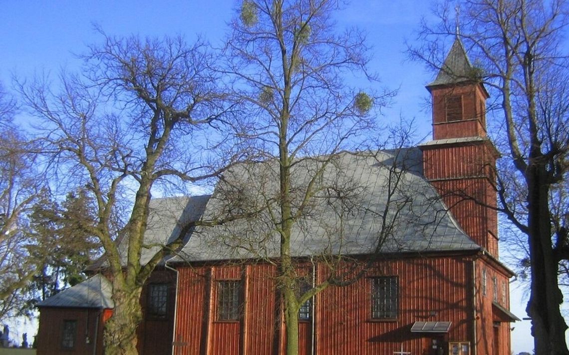 Gm. Urszulin. Walka o zachowanie kościoła w Wereszczynie. Dobudowana wieża grozi zawaleniem