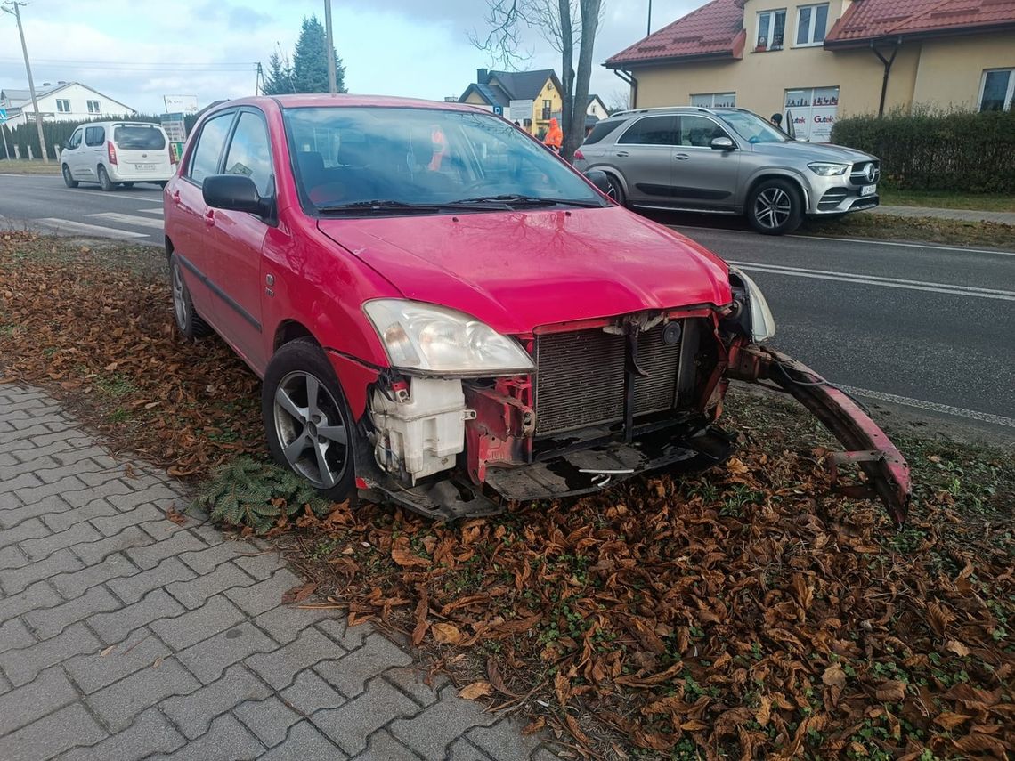 Gm. Urszulin. Zlekceważyła STOP i uderzyła w mercedesa