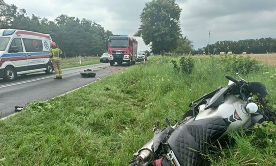 Gm. Włodawa. Motocyklista wjechał do rowu. Z obrażeniami ciała trafił do szpitala