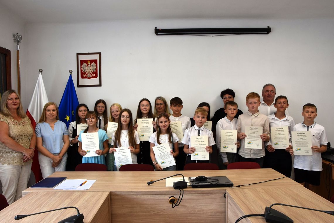 Gm. Włodawa. Najzdolniejsi uczniowie nagrodzeni stypendiami