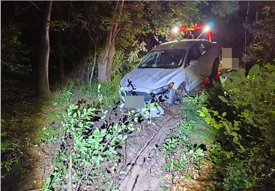 Gm. Włodawa. Uciekając przed policją, uderzył w drzewo