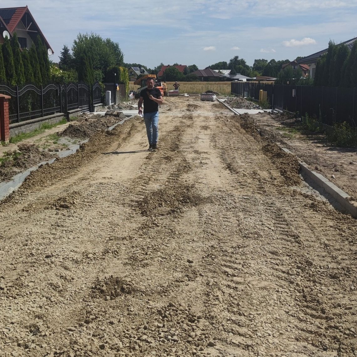 Gm. Włodawa. Ważna inwestycja rozpoczęta -  powstaną drogi w Susznie, Szumince i Różance