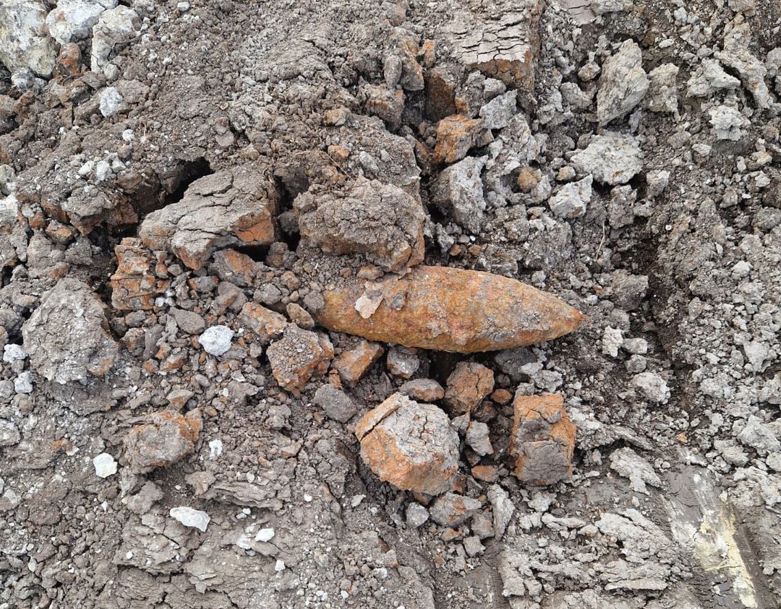 Gm. Wola Uhruska. Kopał staw, wykopał granat