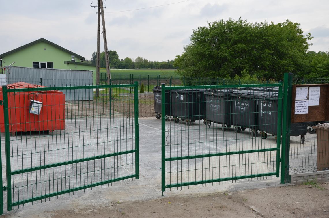 Gm. Żmudź. Mieszkańcy nie wiedzą, gdzie gromadzić śmieci. Niektórzy więc palą je w piecach...