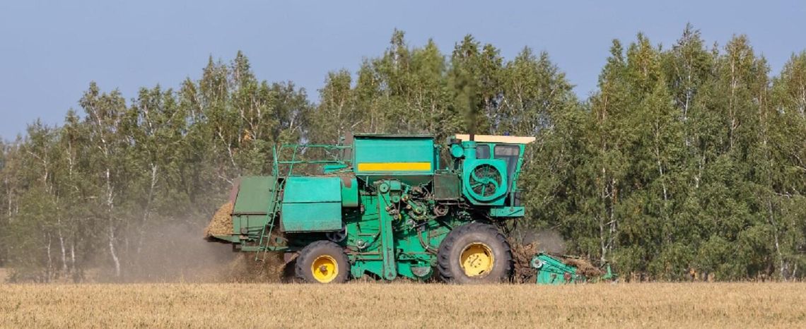 Gmina Żmudź przystąpi niebawem do realizacji kolejnego zadania drogowego. Zadanie będzie polegało na budowie wewnętrznej drogi dojazdowej do pól. I chociaż wykonawca założonego zakresu prac nie został jeszcze wyłoniony, to niedawne otwarcie ofert pozwala mieć nadzieję na szybkie podpisanie umowy