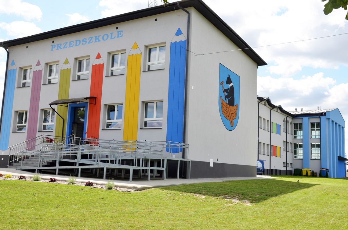 W porządku ostatnich obrad rady gminy pojawiło się kilka punktów, które poświęcone zostały sprawozdaniom z działalności gminnych jednostek. Informacjami na temat minionego roku pracy podzieliła się także dyrektor miejscowej szkoły podstawowej Halina Steczuk.