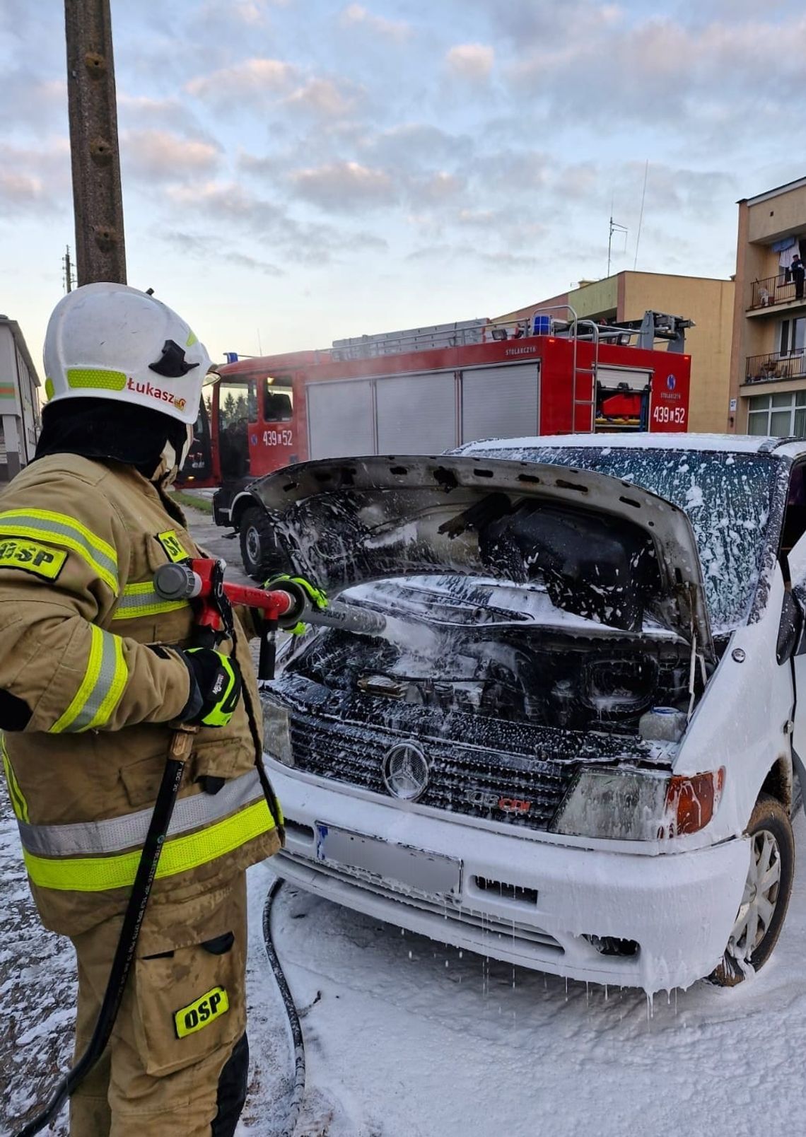 Gm. Żółkiewka. Zapalił się mercedes podczas jazdy