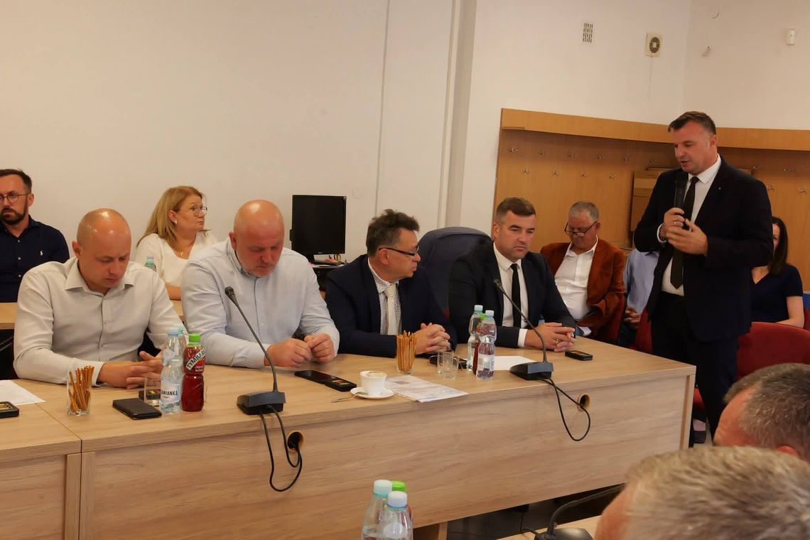 Gmina Włodawa dołoży niemal milion złotych do remontów dróg Gmina Włodawa dołoży niemal milion złotych do remontów dróg