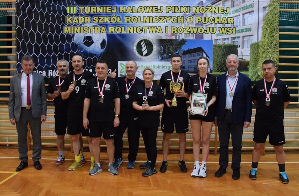 Gospodarze na podium. Trzecie miejsce Siennicy Różanej