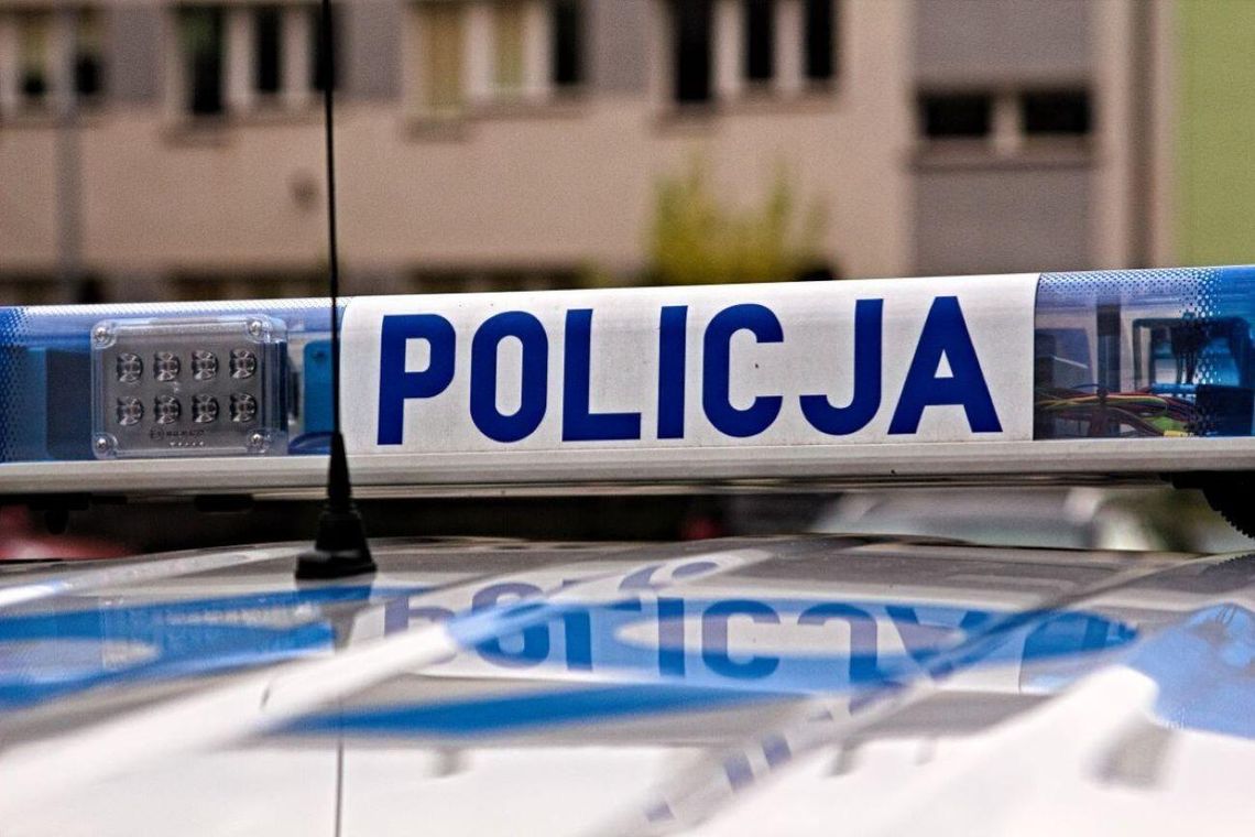 Lubelskie. Nagi 4-letni chłopczyk przyszedł do marketu po jedzenie! „Mama śpi” – powiedział