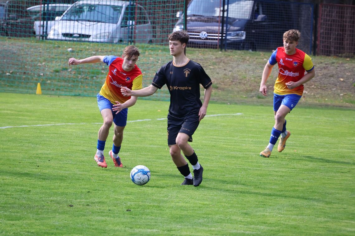 IV liga. Triumfowali na swoich murawach