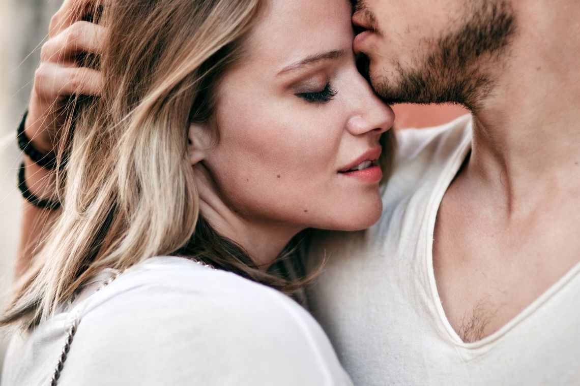 Jak całowanie wpływa na nasze zdrowie i samopoczucie?