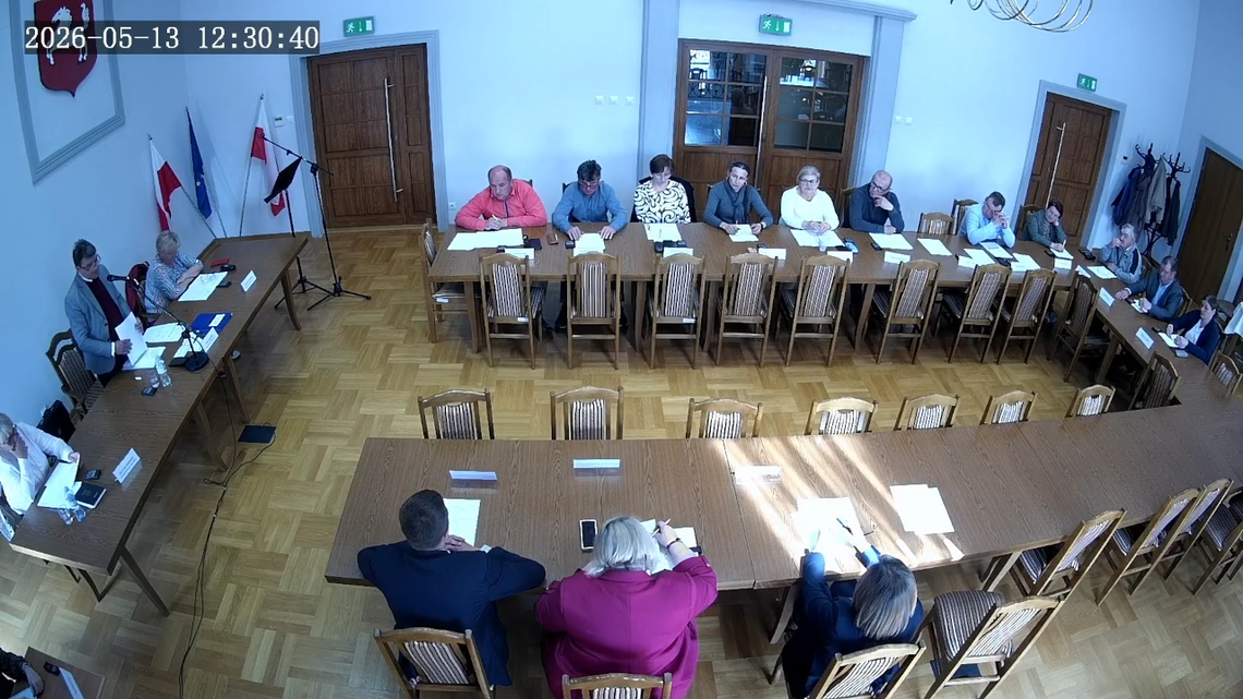 W czasie ostatniej sesji rady gminy głównymi tematami obrad były zmiany w budżecie gminy oraz realizowane inwestycje. Wszystkie uchwały zostały przyjęte jednogłośnie.