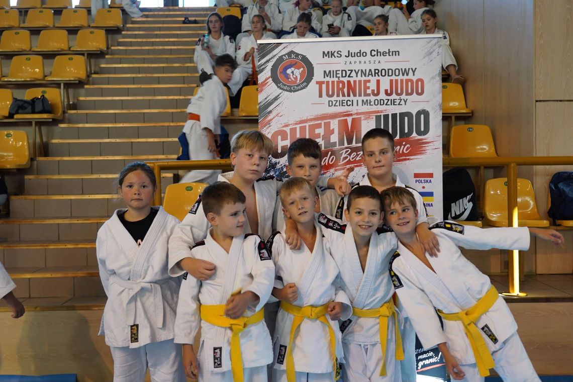 Judocy z medalami u siebie MKS Judo
