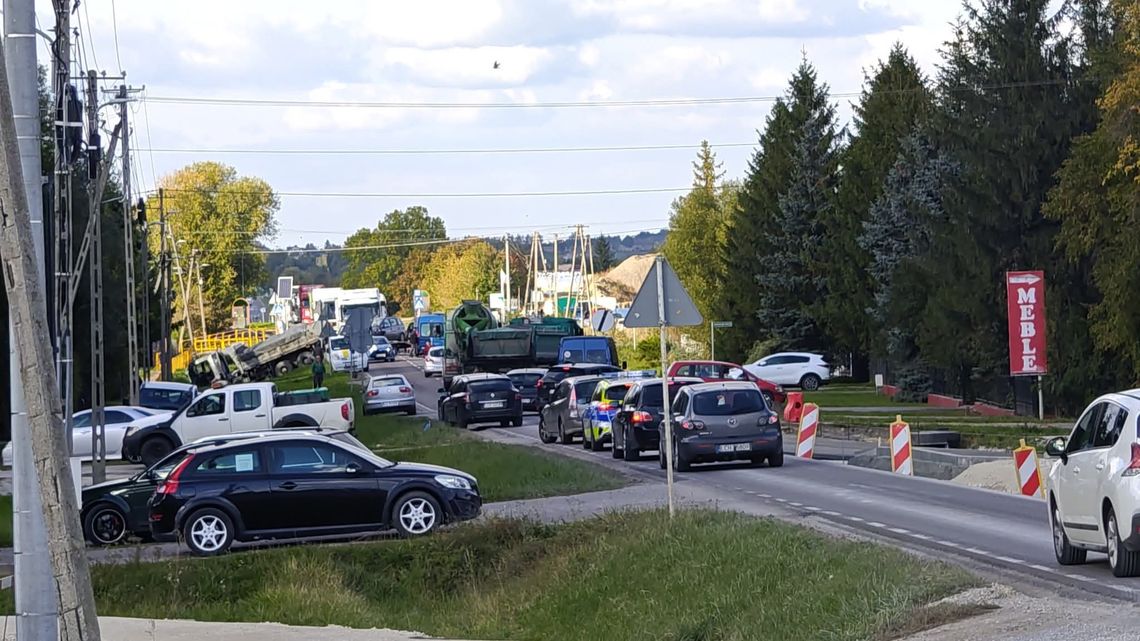 Karambol w miejscowości Horodyszcze-Kolonia. Zderzyło się 7 pojazdów. Wiadomo już, co zawiniło