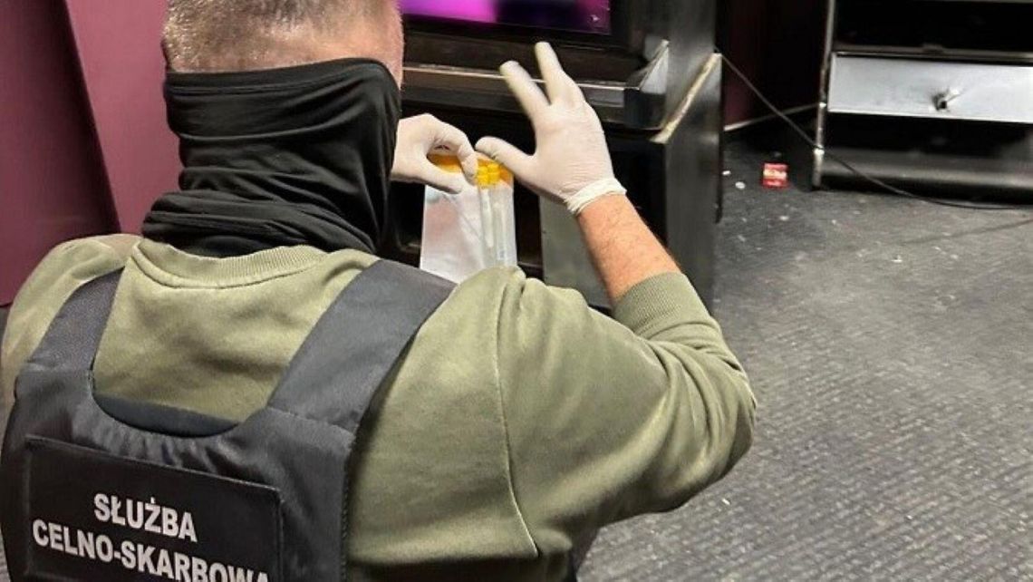 KAS i CBŚP zlikwidowały grupę przestępczą zajmującą się nielegalnym hazardem m.in. w Chełmie  [ZDJĘCIA]