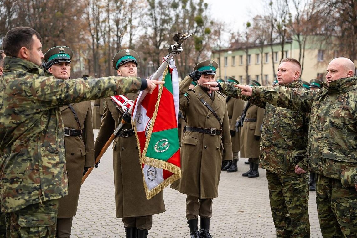 14 listopada 2025 W komendzie Nadbużańskiego Oddziału Straży Granicznej z okazji Święta Niepodległości i Dnia Pracownika SG odbyły się uroczystości, podczas których awansowano kilkuset funkcjonariuszy.