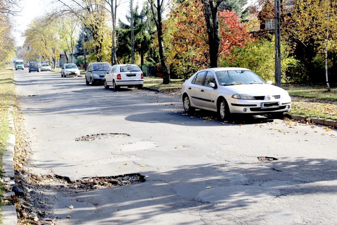 Kłopoty mieszkańców przy Batorego Kłopoty mieszkańców przy Batorego