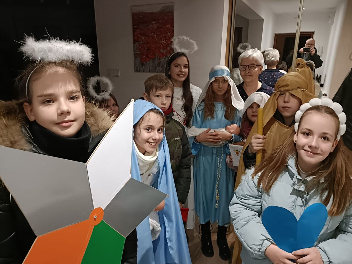 Kolędnicy Misyjni z Chełma niosą radość i wsparcie dzieciom w Afryce Kolędnicy Misyjni z Chełma niosą radość i wsparcie dzieciom w Afryce