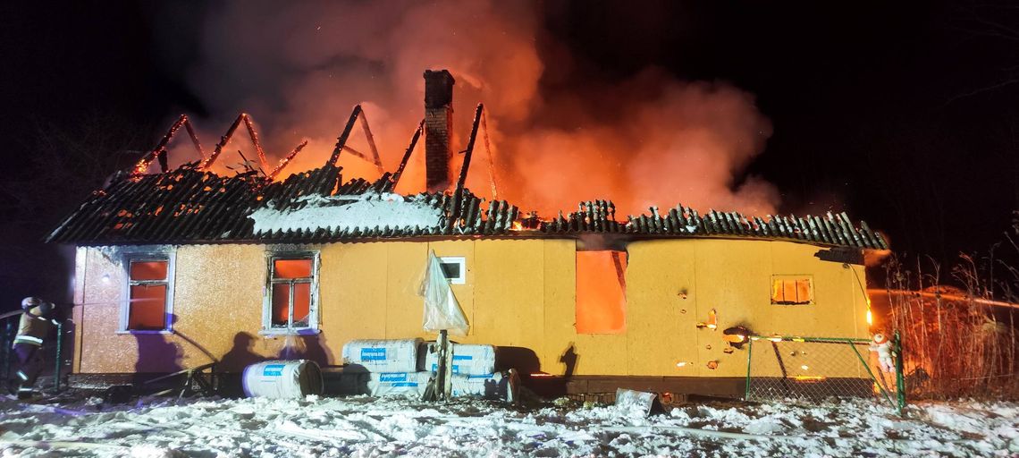 Kolejna śmierć w płomieniach! W spalonym domu w Dołhobrodach znaleziono zwęglone zwłoki kobiety [ZDJĘCIA]