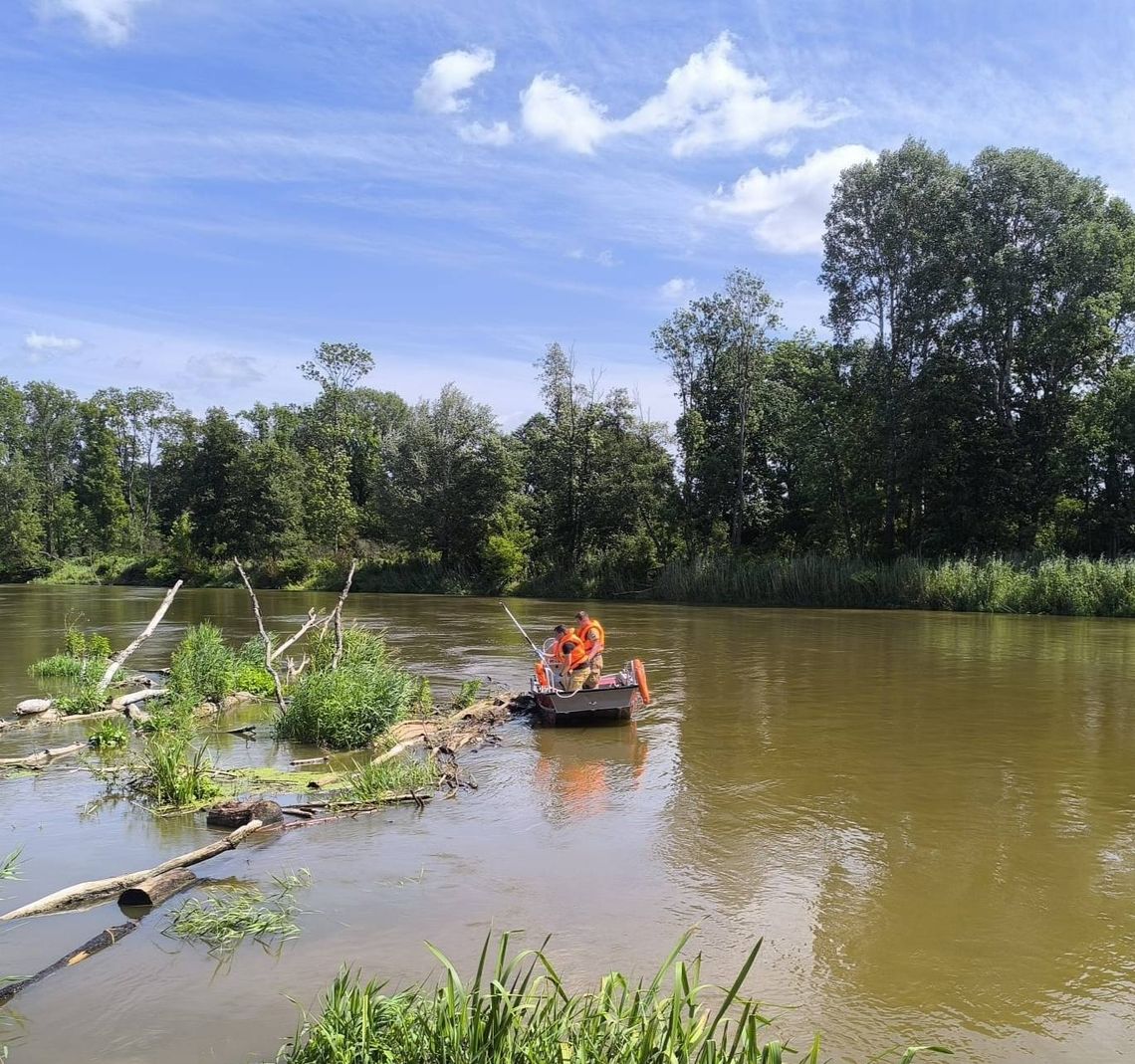 Kolejne ciała wyłowione z Bugu. Tym razem w Kuzawce. Tragiczny bilans nielegalnych prób przekroczenia granicy Kolejne ciała wyłowione z Bugu. Tym razem w Kuzawce. Tragiczny bilans nielegalnych prób przekroczenia granicy