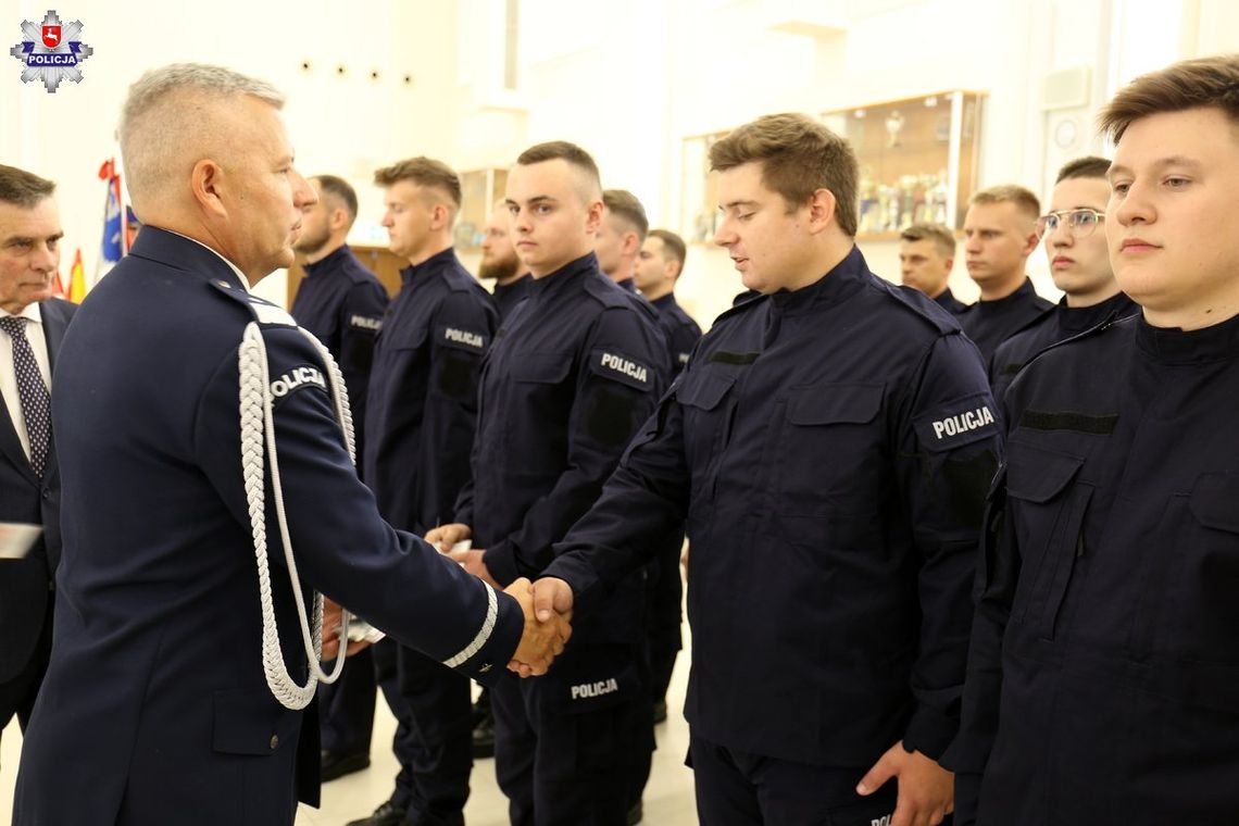 Komendy w Chełmie i Krasnymstawie mają nowych policjantów