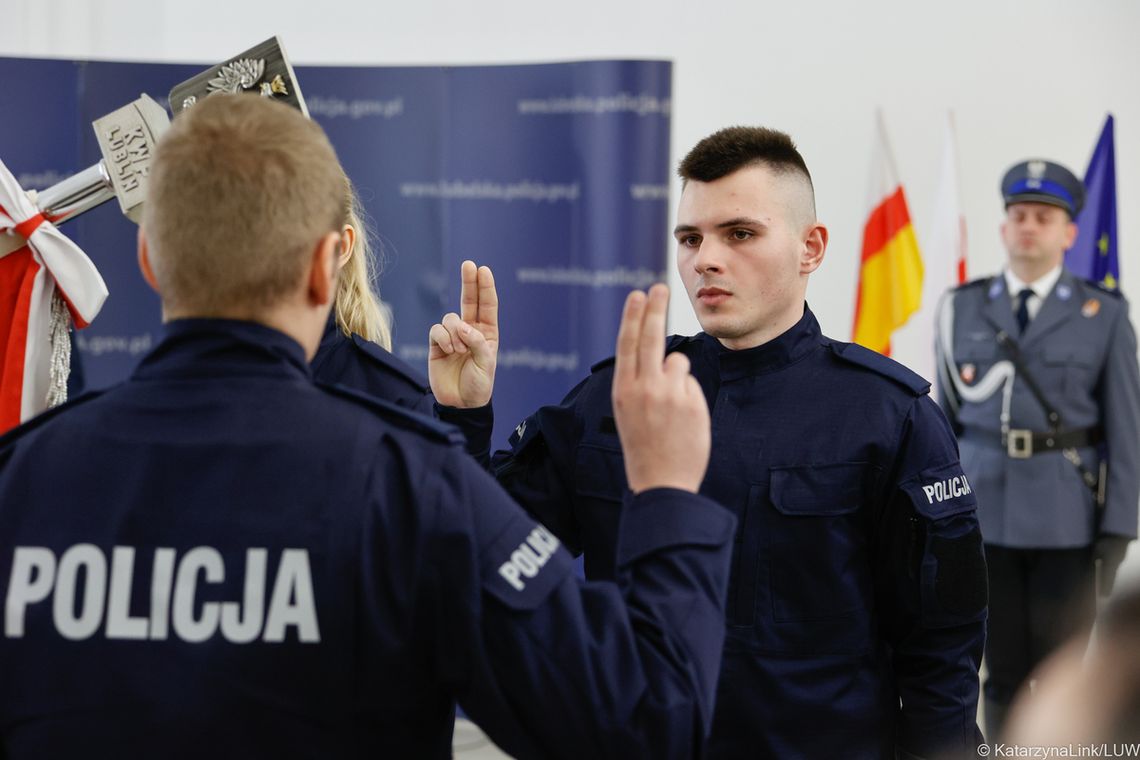 Komendy w Krasnymstawie i Włodawie z nowymi policjantami [FOTO+WIDEO]
