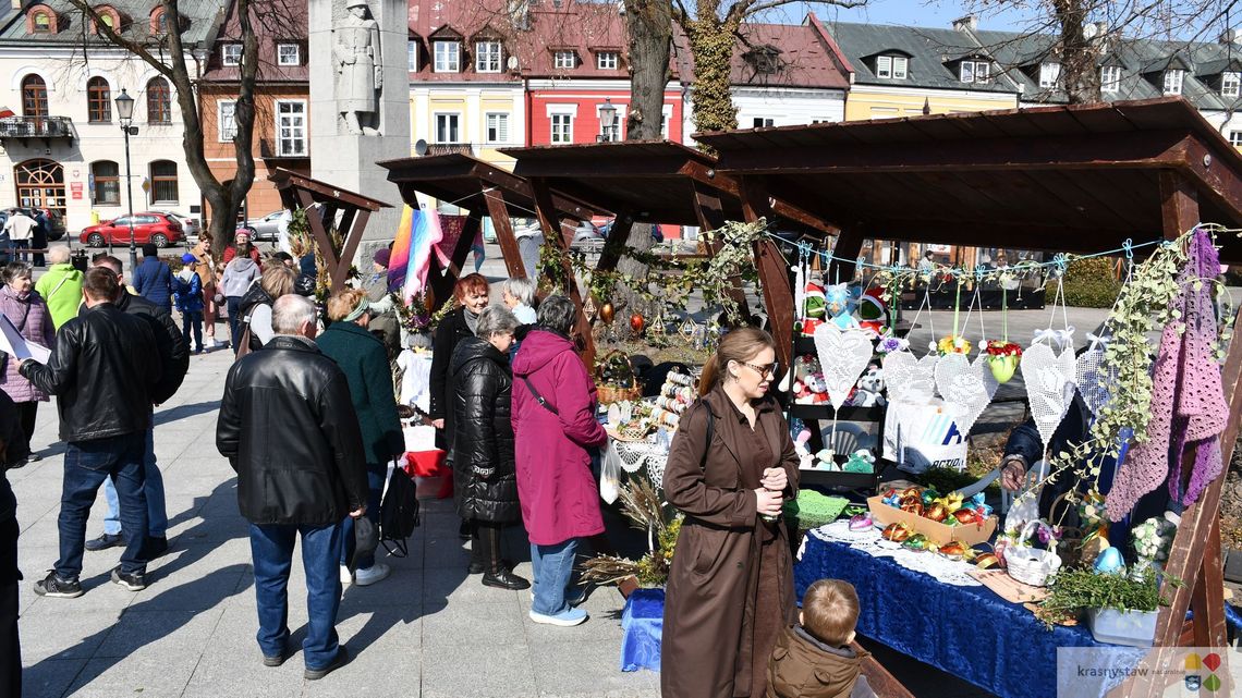 Krasnostawski Jarmark Wielkanocny. Tłumy na Rynku Miejskim [GALERIA ZDJĘĆ]